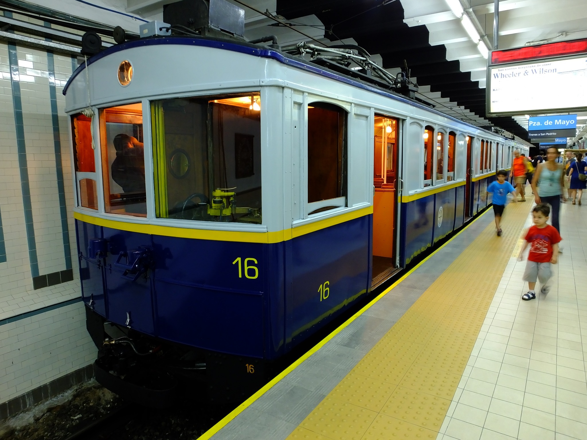 Фото